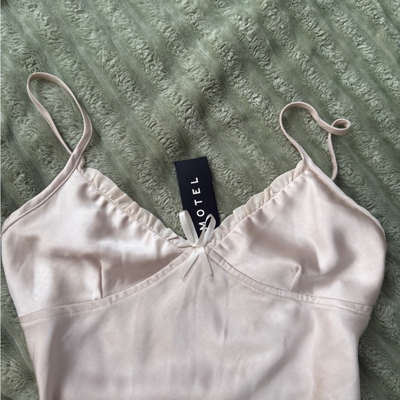 Motel Rocks Champagne Mini - Picture 4 of 5